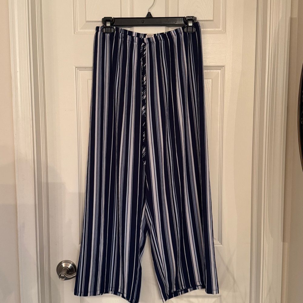 Ultra Flirt Navy and White Striped Pants size medium